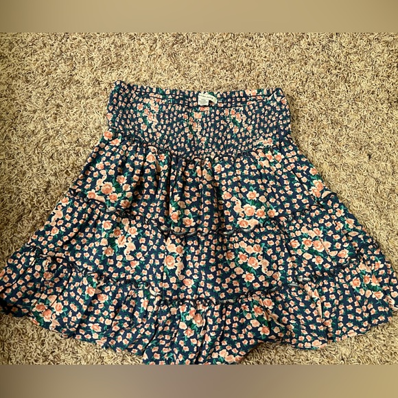 American Eagle Flowy Pull On Skirt - Picture 4 of 4